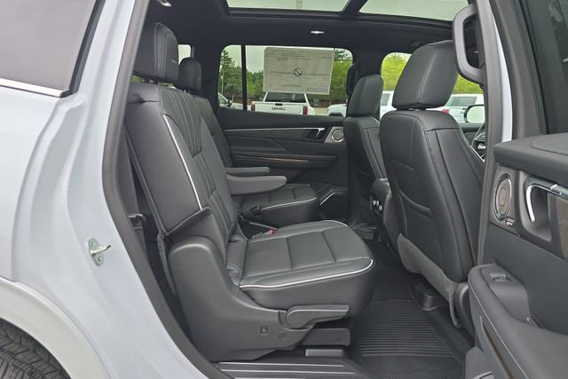 New 2026 Buick Enclave Avenir w/ Super Cruise Package FWD image 28
