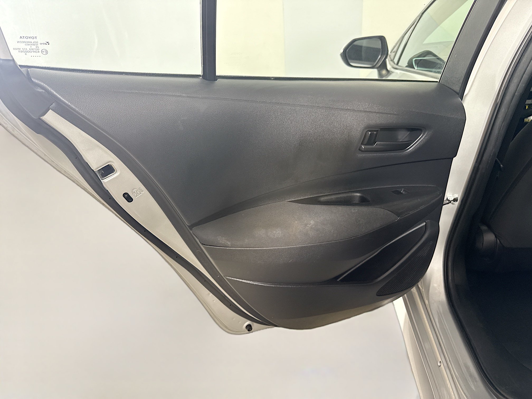 Used 2022 Toyota Corolla LE FWD image 25
