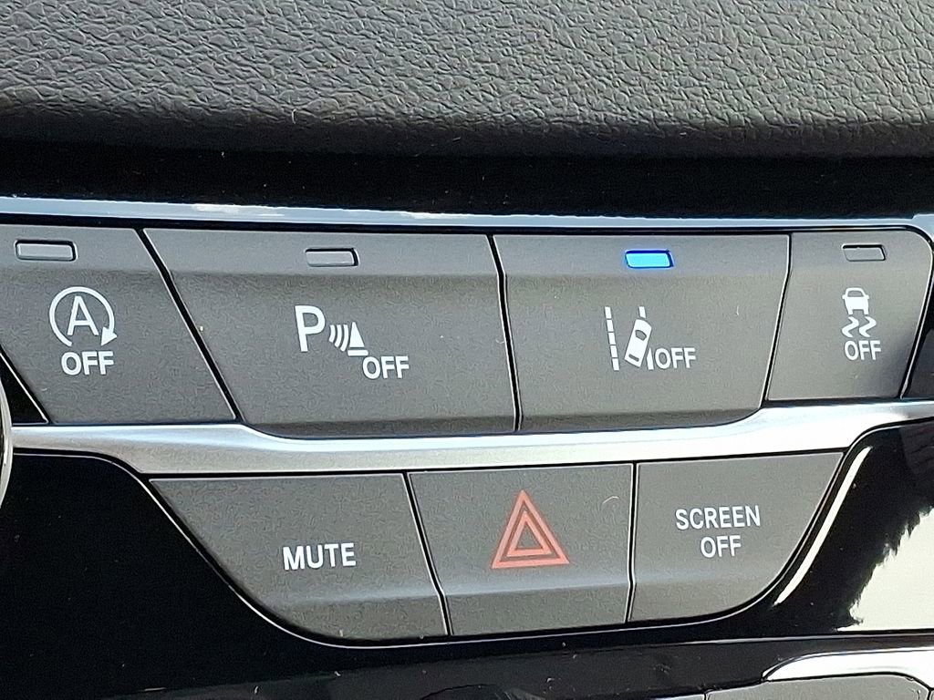 New 2026 Chrysler Voyager LX FWD image 18