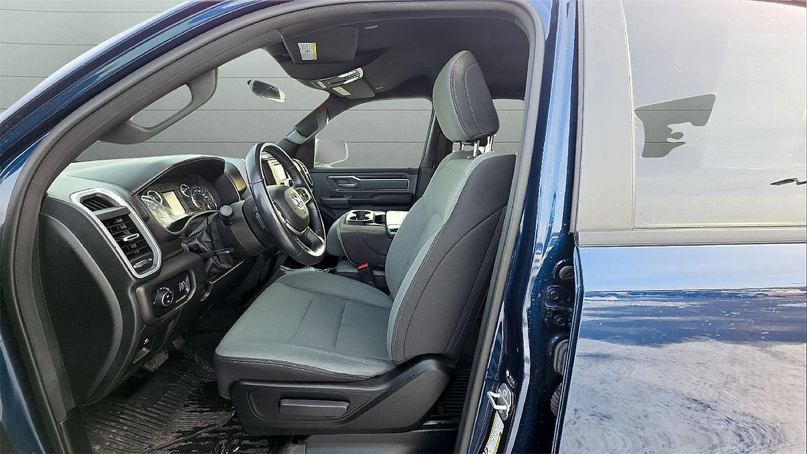 Used 2022 RAM 1500 Big Horn AWD/4WD image 8