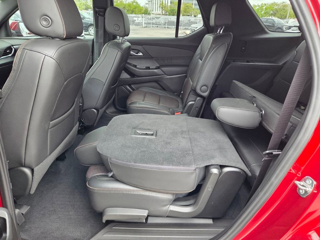 Used 2023 Chevrolet Traverse High Country image 9