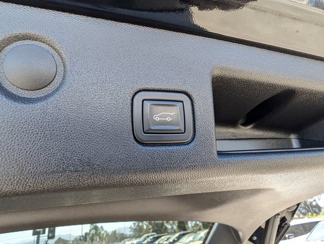 Used 2023 Chevrolet Equinox Premier AWD/4WD image 11