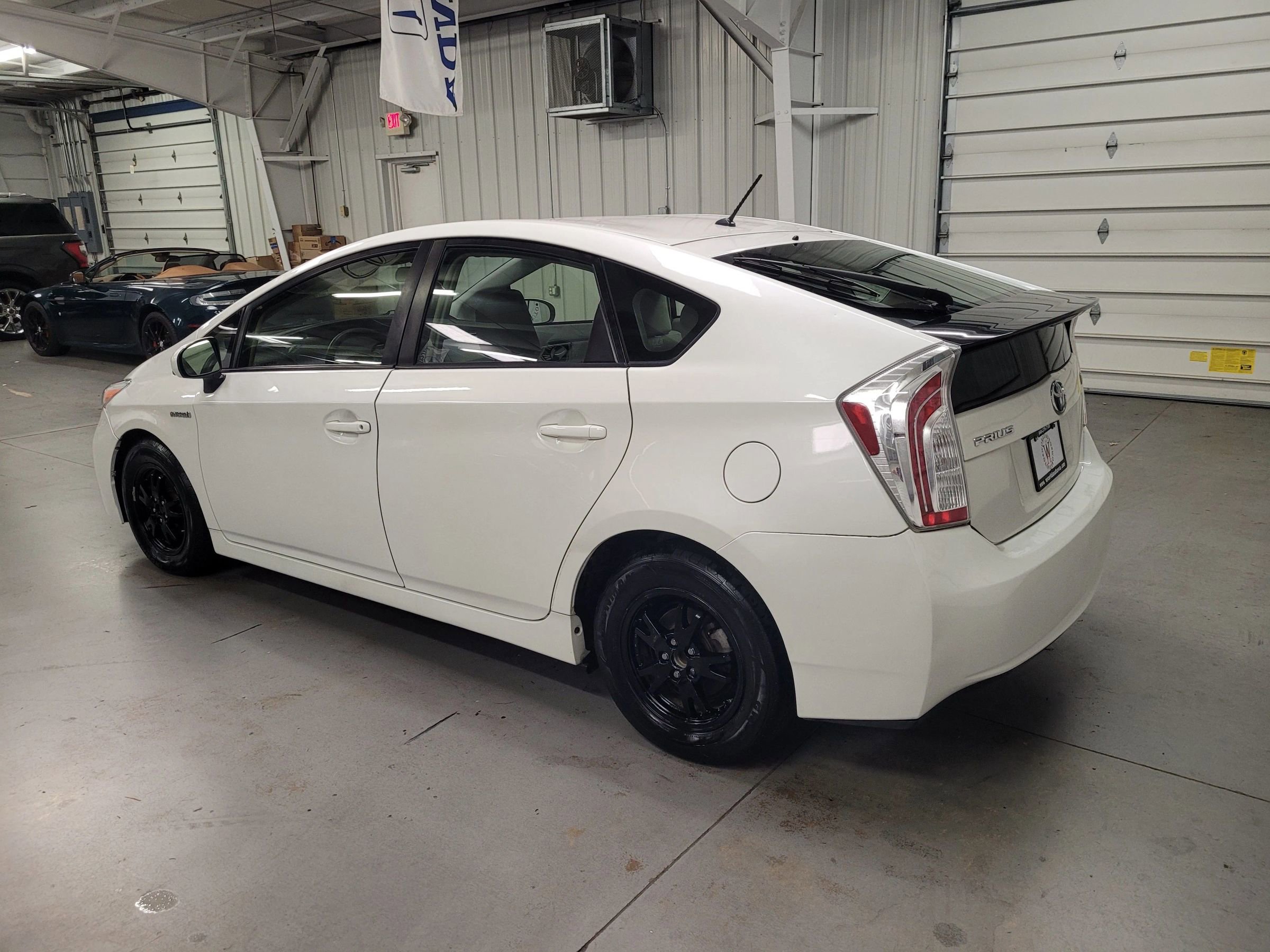 Used 2015 Toyota Prius Two image 4