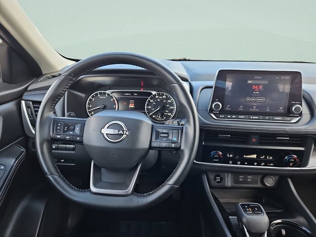 Used 2025 Nissan Rogue SV AWD/4WD image 14