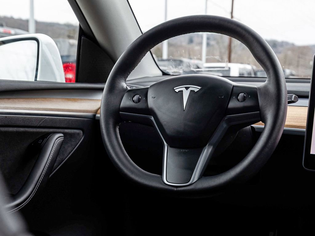 Used 2023 Tesla Model Y Long Range image 21