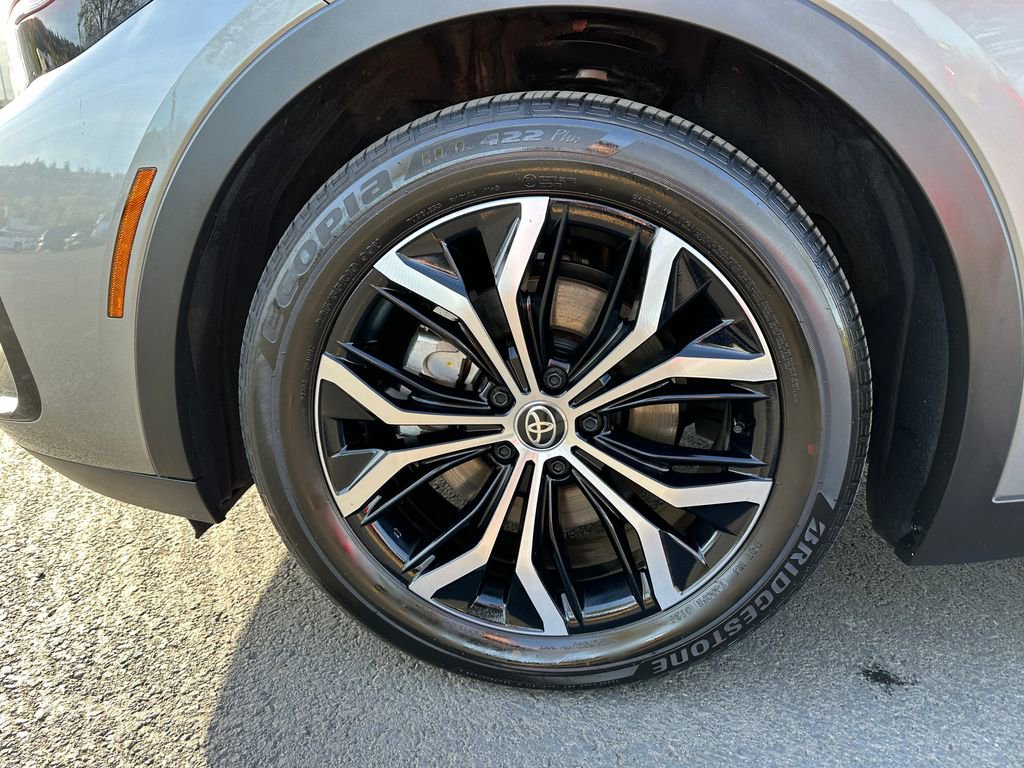 Used 2024 Toyota Crown XLE image 10