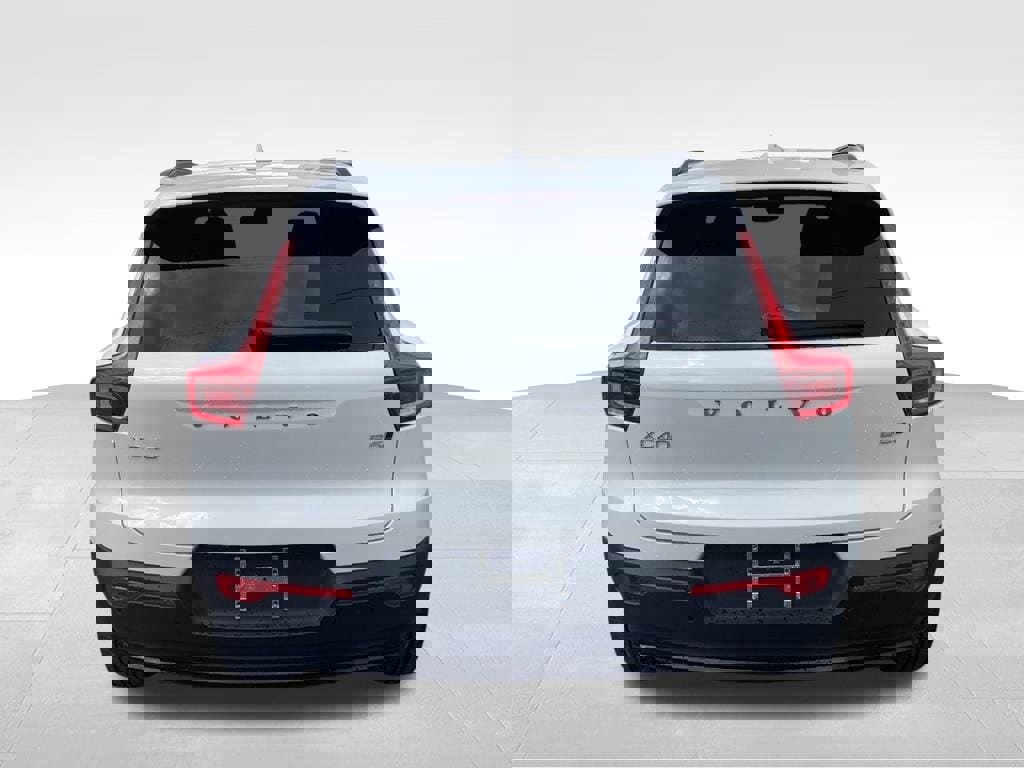 Certified 2026 Volvo XC40 B5 Plus w/ Protection Package Premier image 5