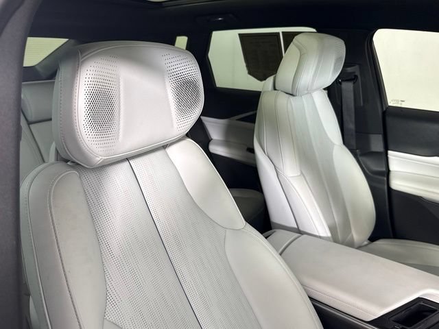 Certified 2023 Cadillac Lyriq 2WD image 29