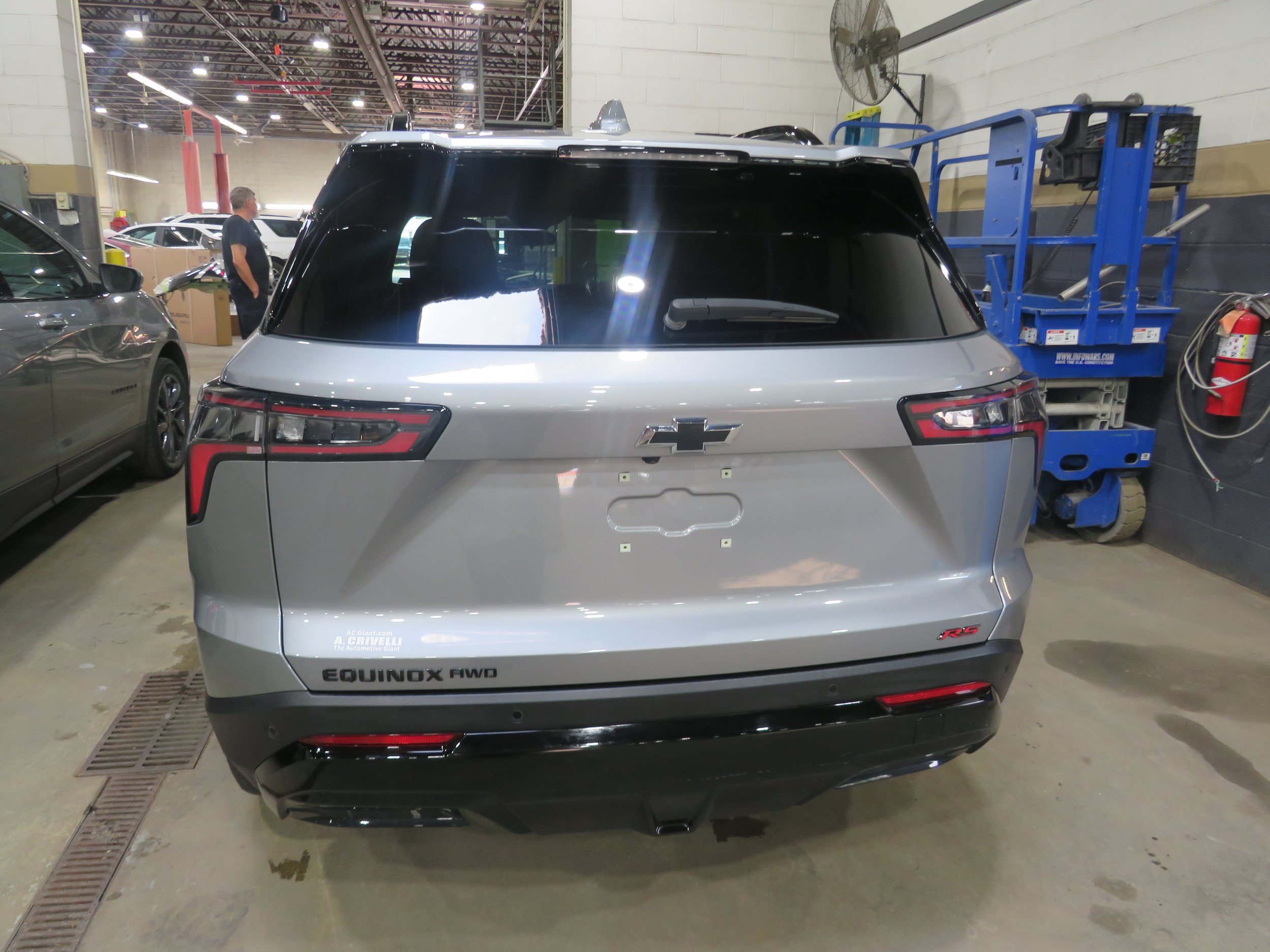 Used 2025 Chevrolet Equinox RS AWD/4WD image 5