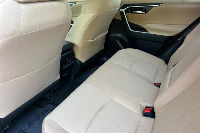Certified 2022 Toyota RAV4 XLE AWD/4WD image 4