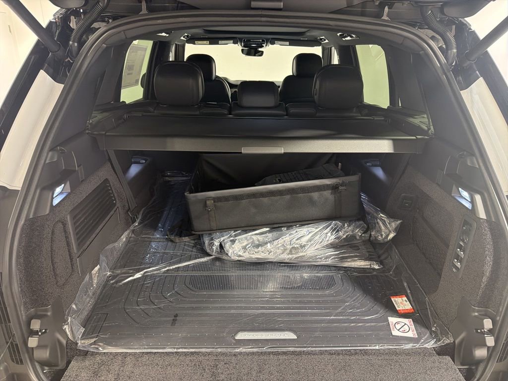 New 2026 Land Rover Range Rover Long Wheelbase SE AWD/4WD image 29