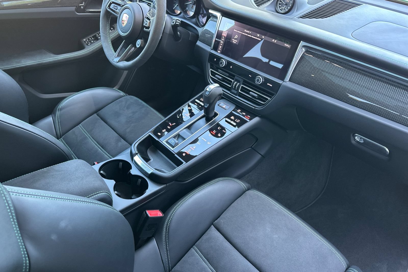 Used 2025 Porsche Macan GTS AWD/4WD image 18