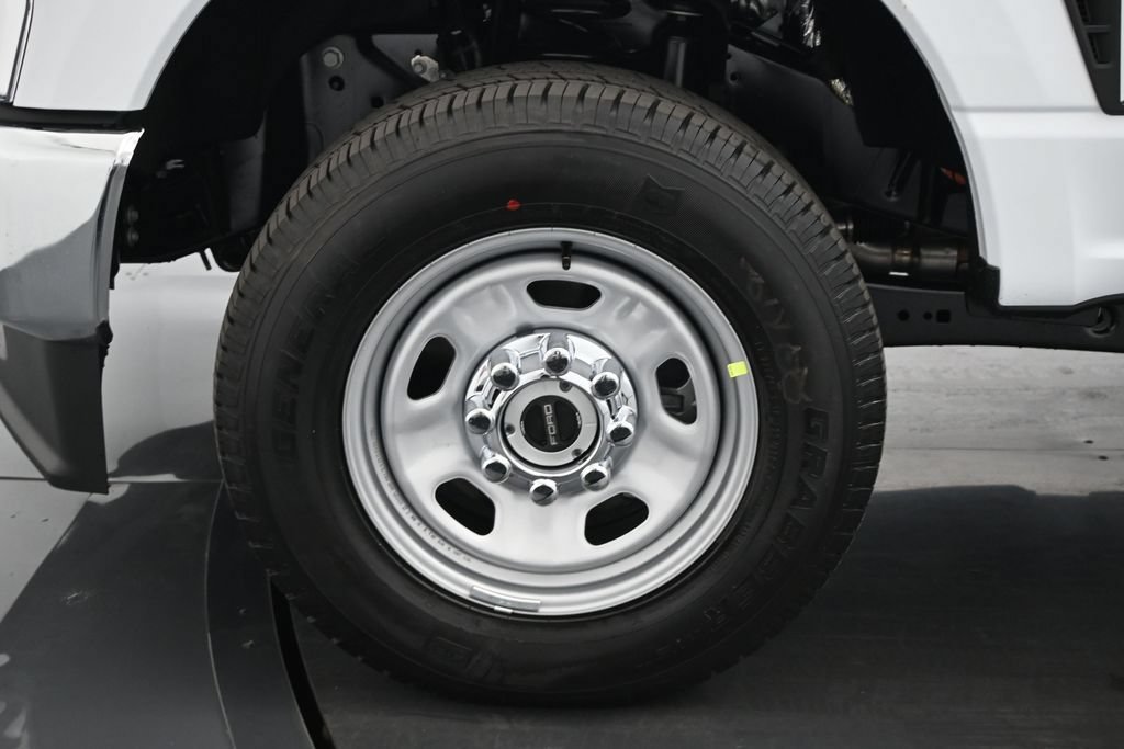 New 2026 Ford F350 XL w/ XL Chrome Package AWD/4WD image 19