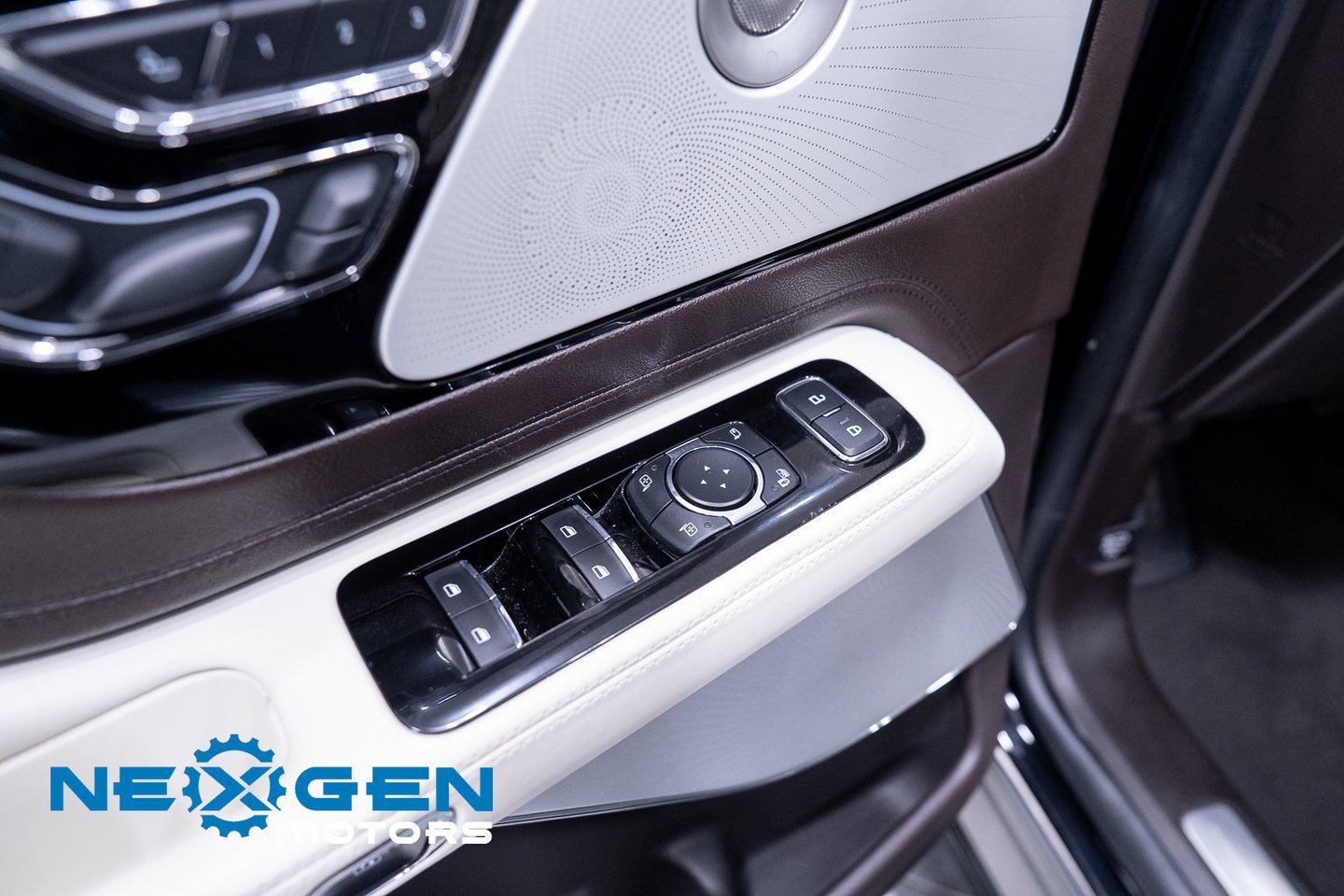 Used 2022 Lincoln Aviator Black Label w/ Dynamic Handling Package image 21