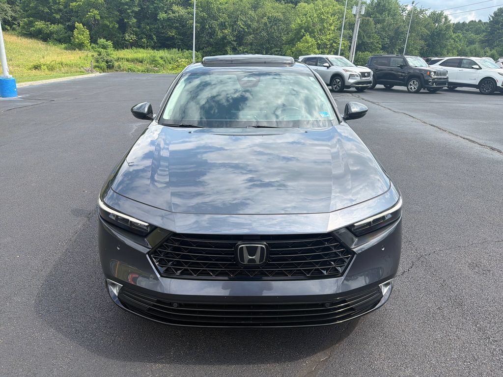 Used 2023 Honda Accord Touring image 3