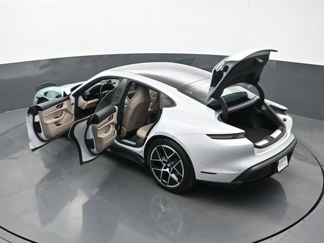 Used 2025 Porsche Taycan RWD image 30