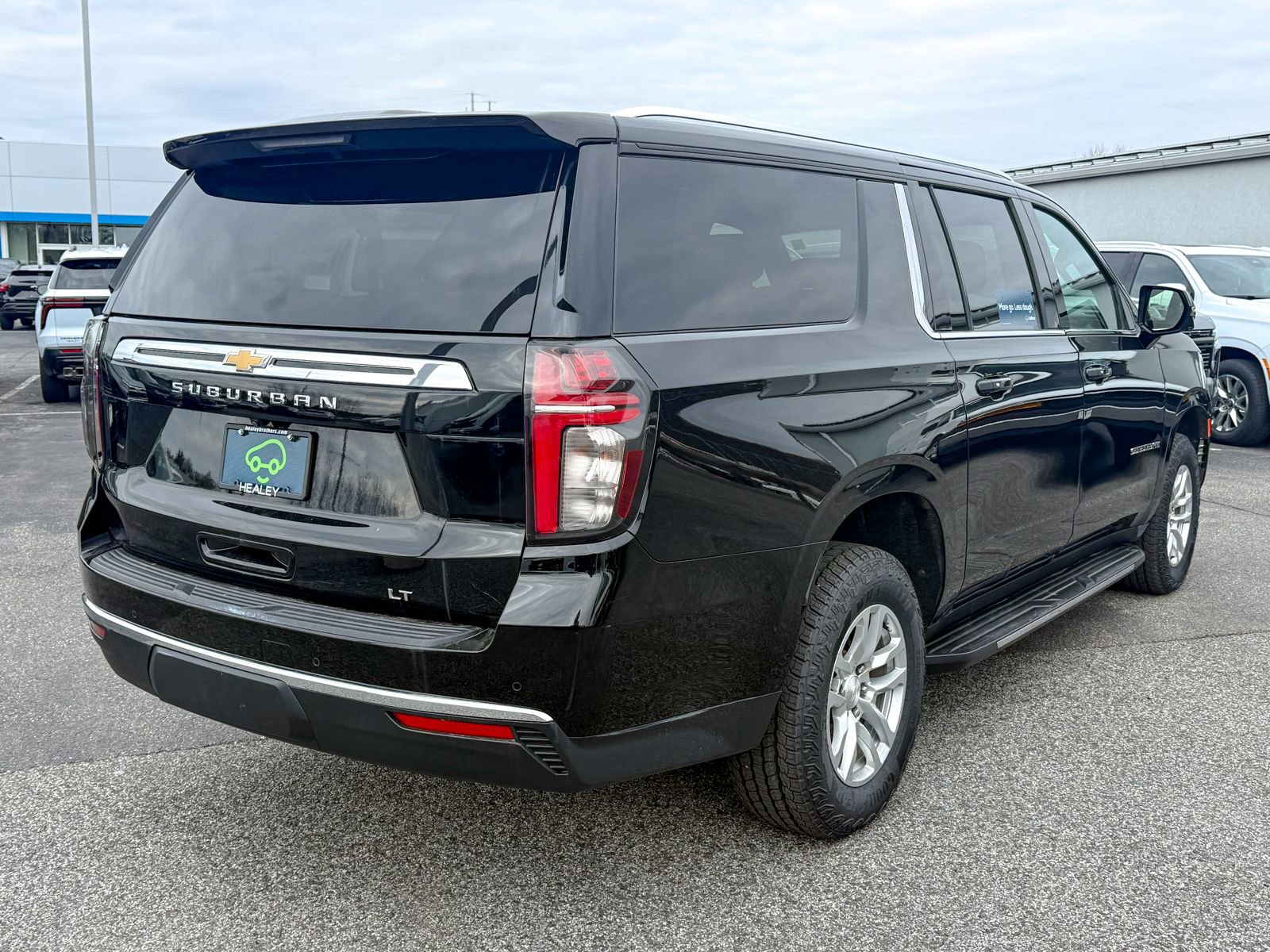 Certified 2022 Chevrolet Suburban LT w/ Luxury Package image 7