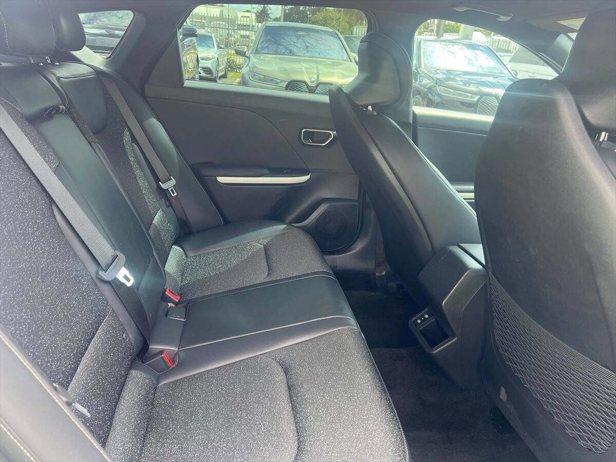 Used 2025 Kia K4 GT-Line w/ GT-Line Sunroof Package image 9