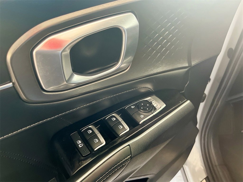 Used 2022 Kia Sorento SX image 18