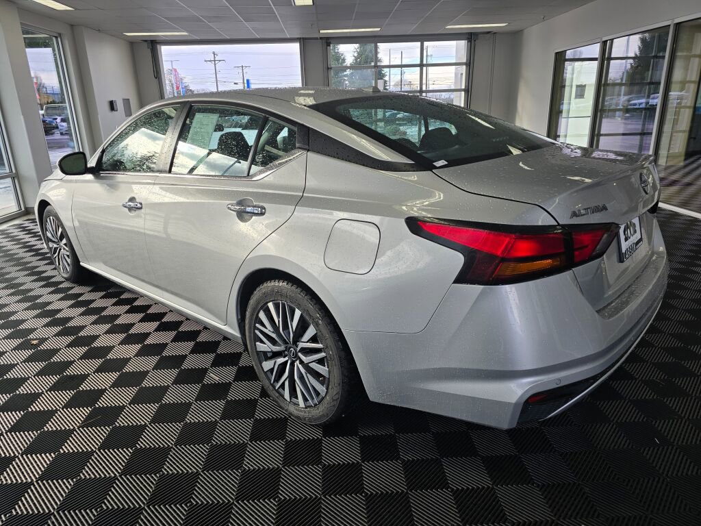 Used 2023 Nissan Altima 2.5 SV image 7