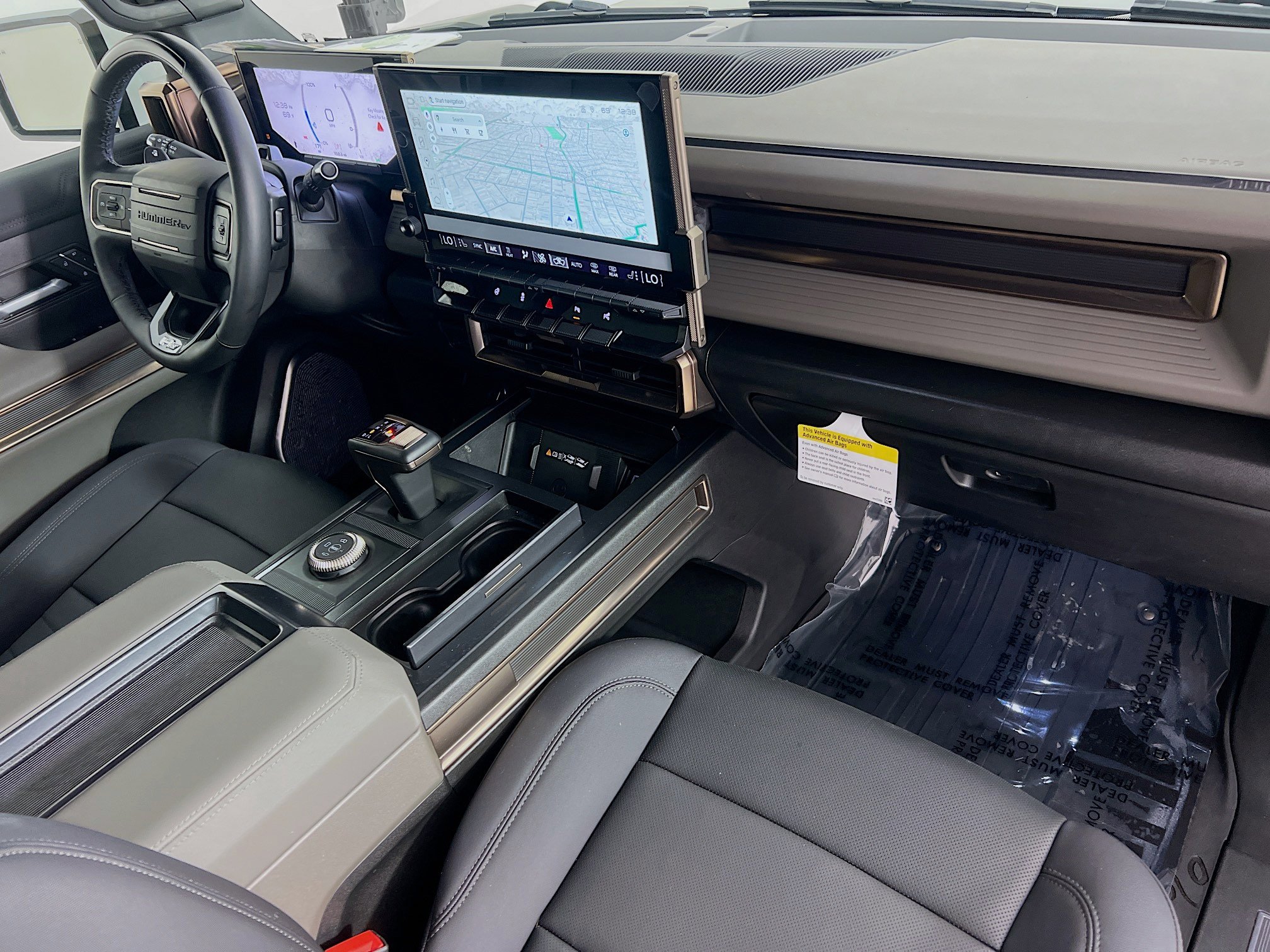 Used 2024 GMC Hummer EV 2X w/ LPO, Illumination Package image 31