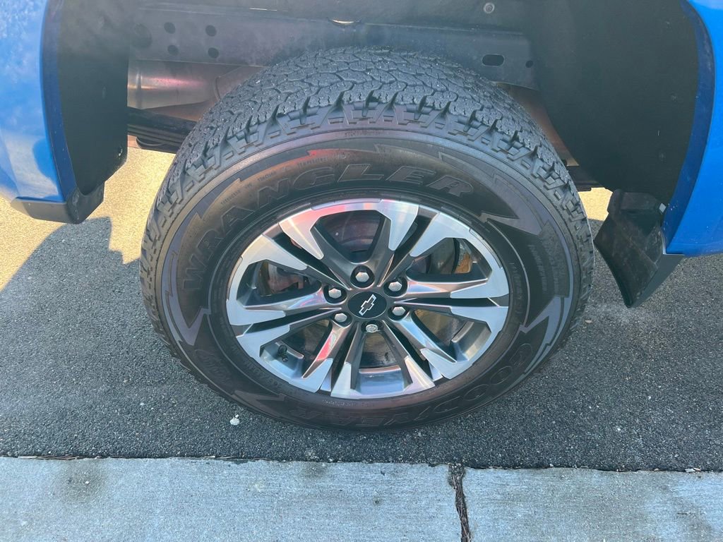 Used 2022 Chevrolet Colorado Z71 w/ Safety Package image 11