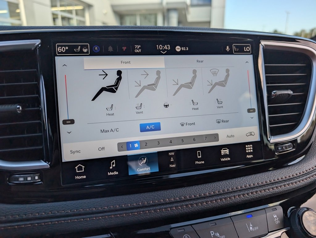 New 2026 Chrysler Pacifica Pinnacle image 27