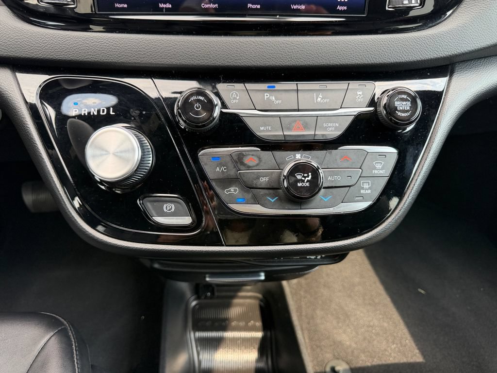 Used 2025 Chrysler Pacifica Select FWD image 11