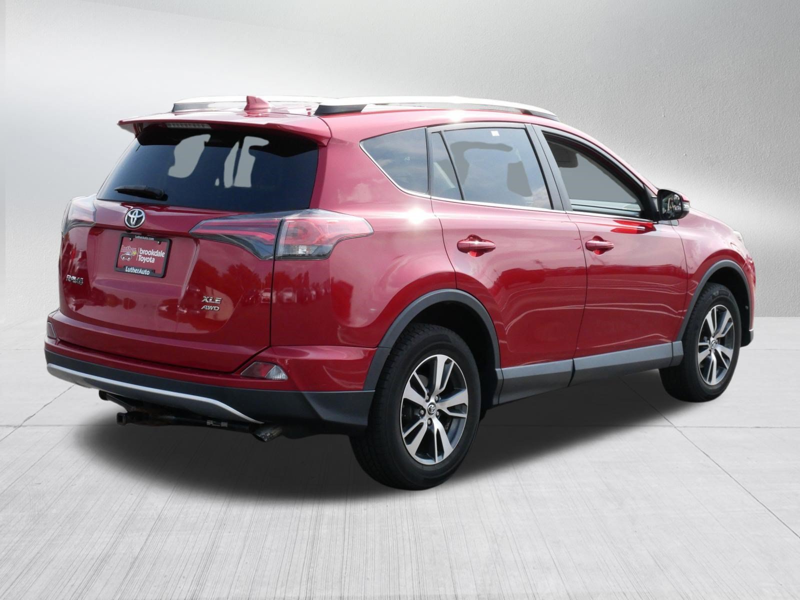 Used 2016 Toyota RAV4 XLE AWD/4WD image 7
