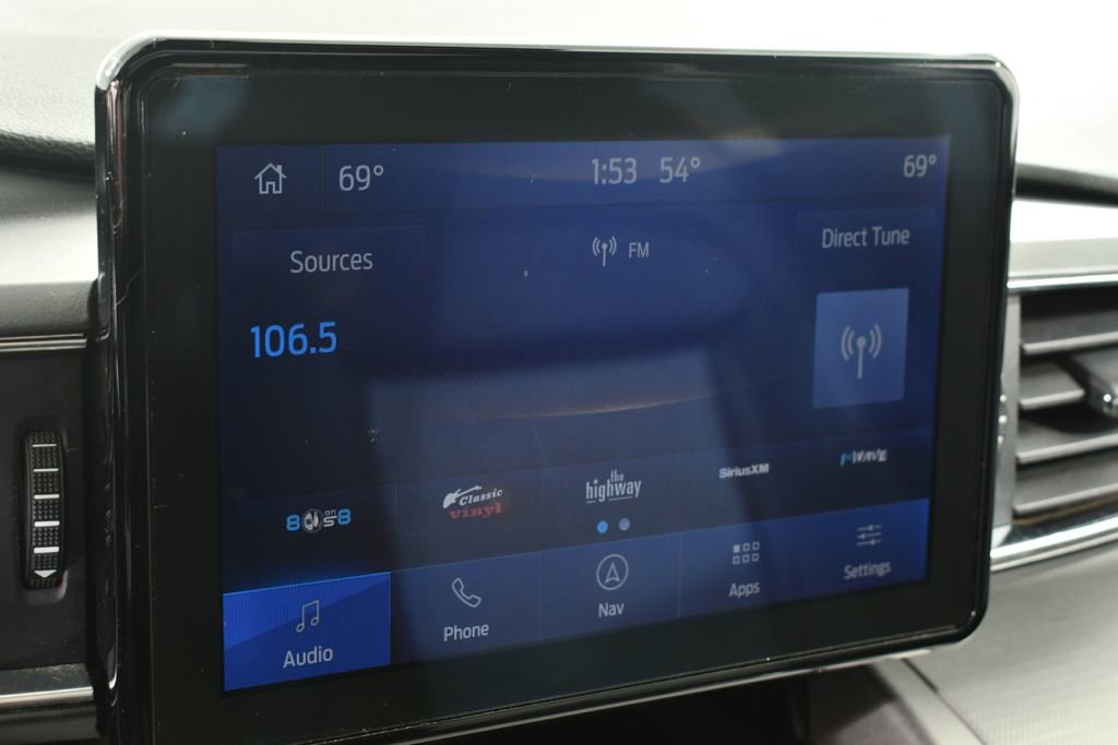 Used 2022 Ford Explorer XLT w/ Equipment Group 202A AWD/4WD image 29