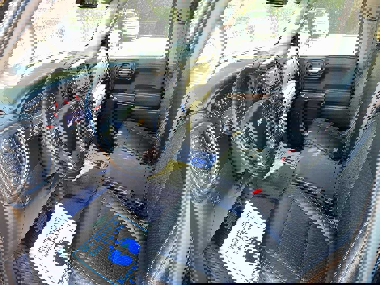 Used 2022 Chevrolet Silverado 1500 LT image 11