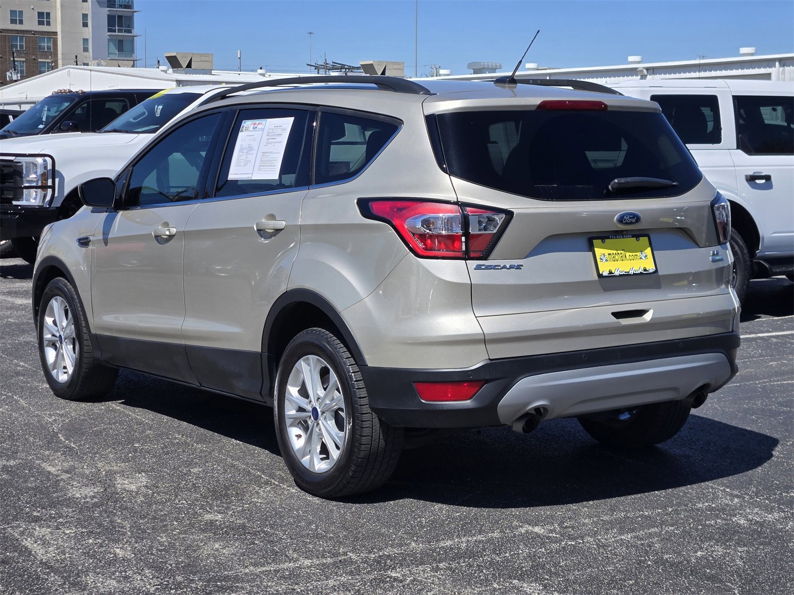 Used 2017 Ford Escape SE w/ Equipment Group 201A image 6