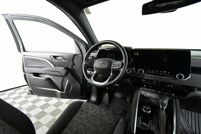 Used 2024 Chevrolet Colorado Z71 w/ Z71 Convenience Package 2 image 19