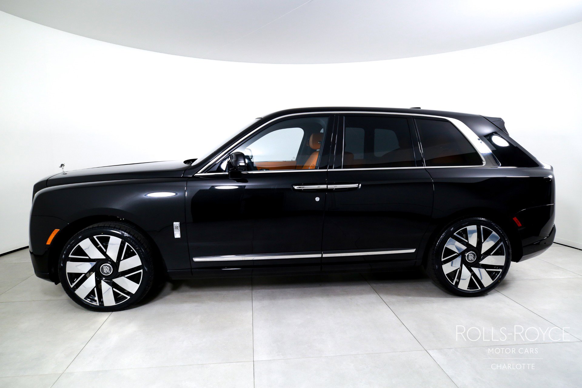 New 2026 Rolls-Royce Cullinan AWD/4WD image 3