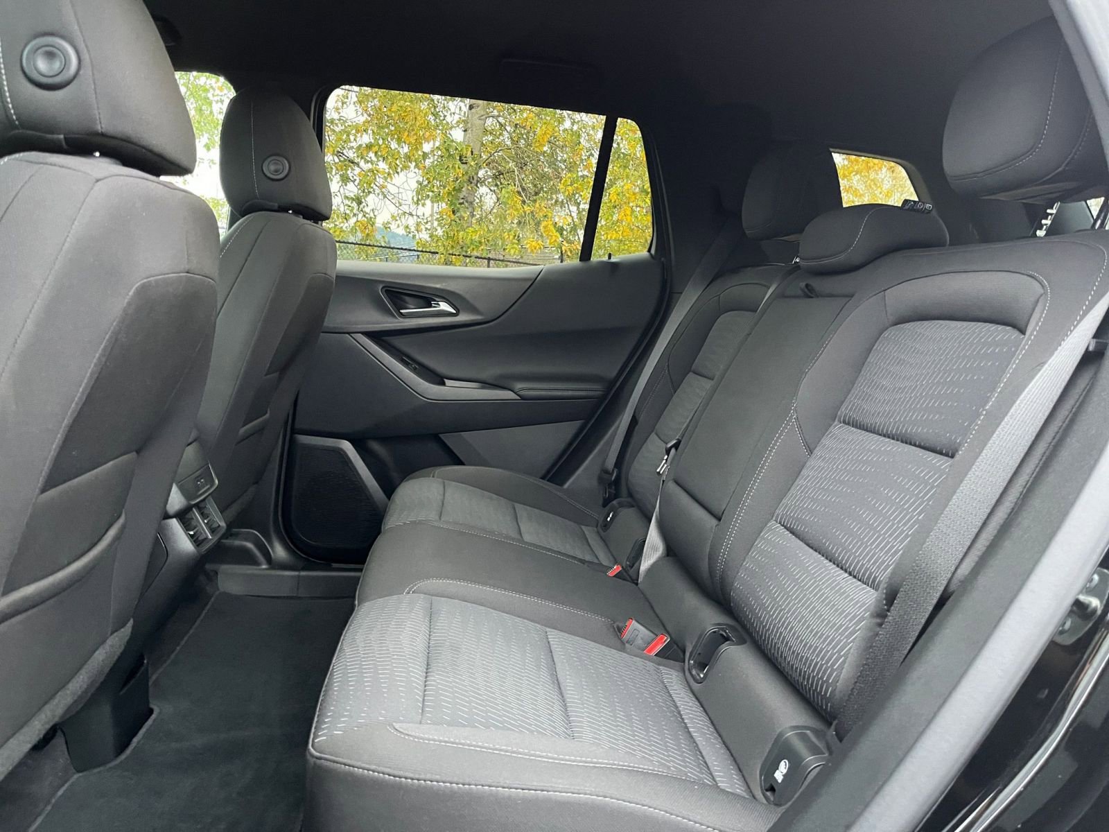 Used 2025 Chevrolet Equinox LT image 25