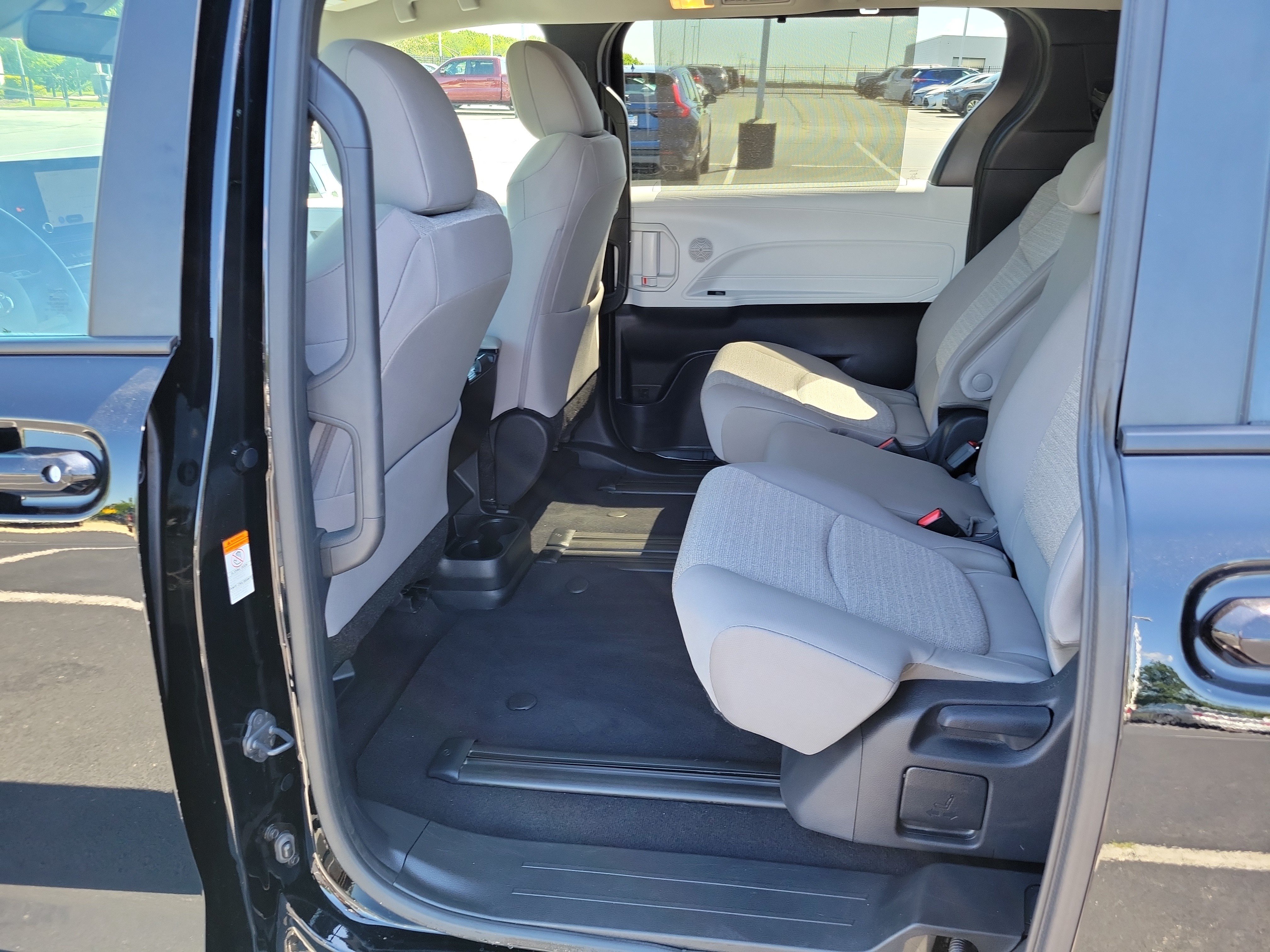 Certified 2026 Toyota Sienna LE FWD image 11