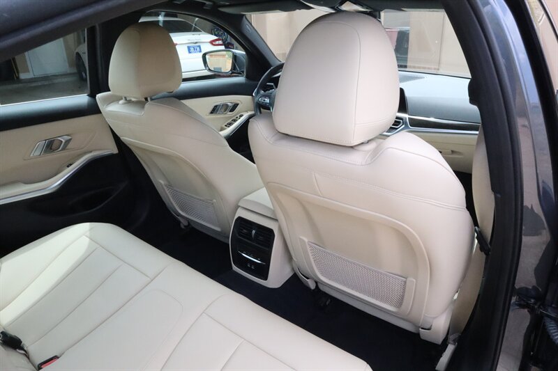 Used 2021 BMW 330e w/ Convenience Package RWD image 15