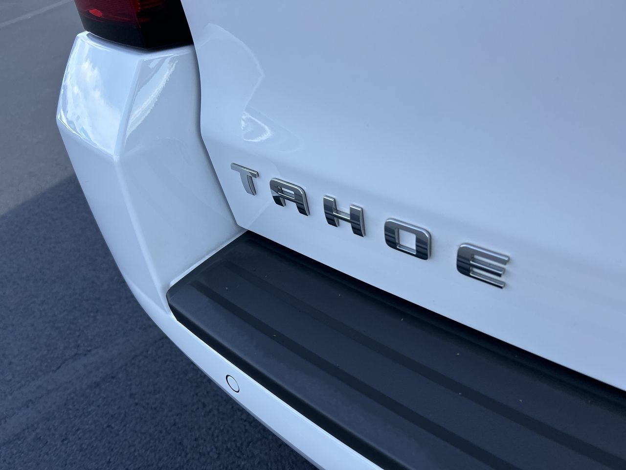 Used 2020 Chevrolet Tahoe LT w/ Off-Road Package AWD/4WD image 11