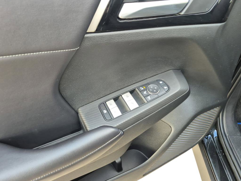 Used 2023 Mitsubishi Outlander SE image 25