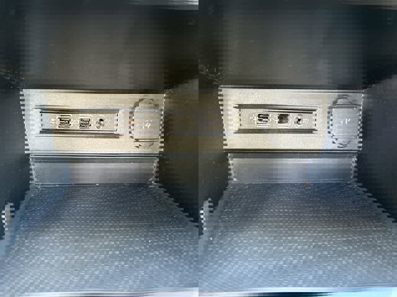 Used 2019 Volkswagen Tiguan SE w/ Panoramic Sunroof Package image 33