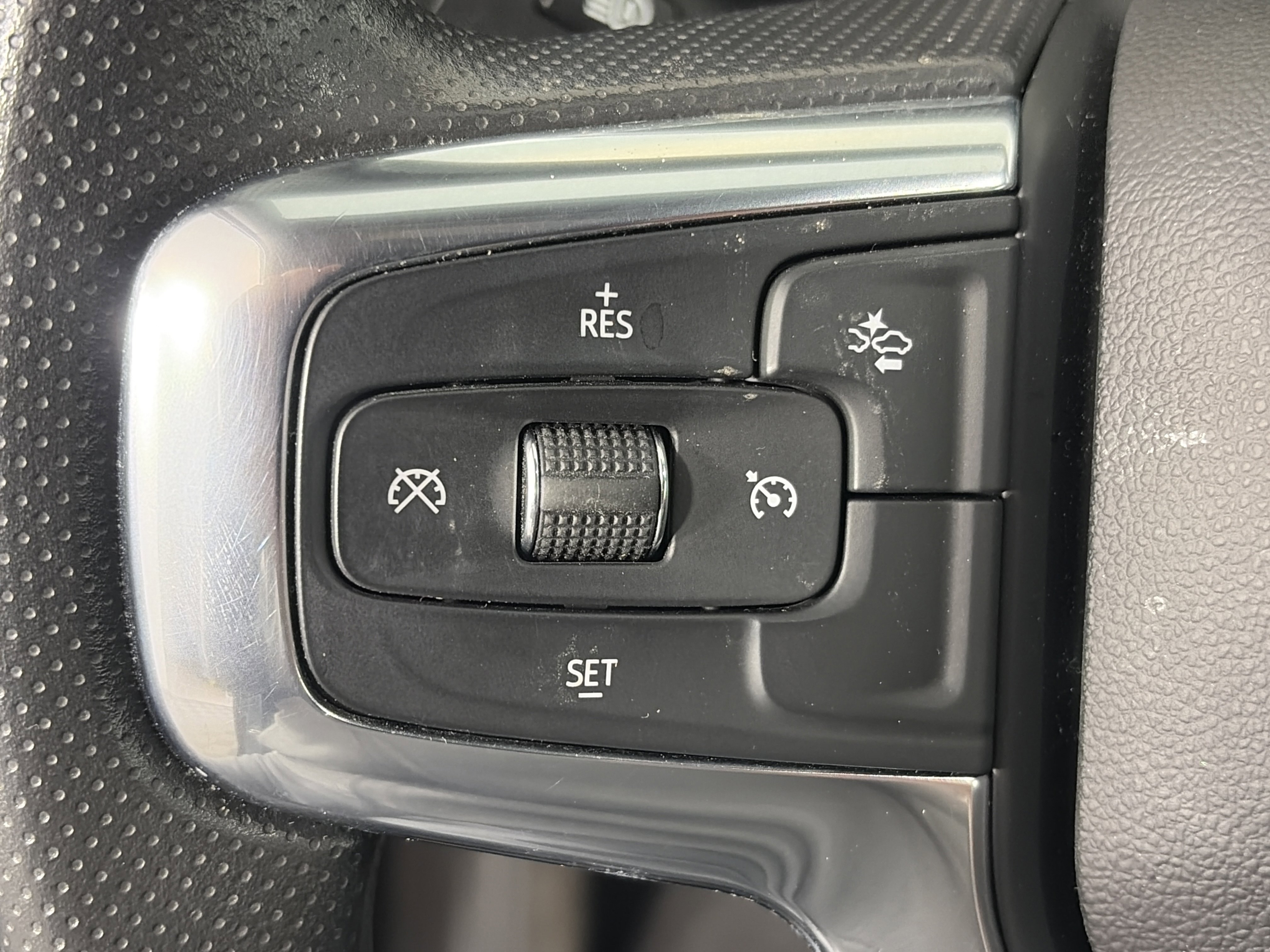 Certified 2024 Chevrolet Blazer LT w/ Convenience Package image 28