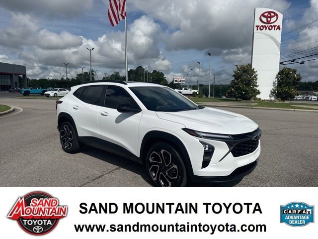 Used 2024 Chevrolet Trax RS w/ Sunroof Package FWD image 1