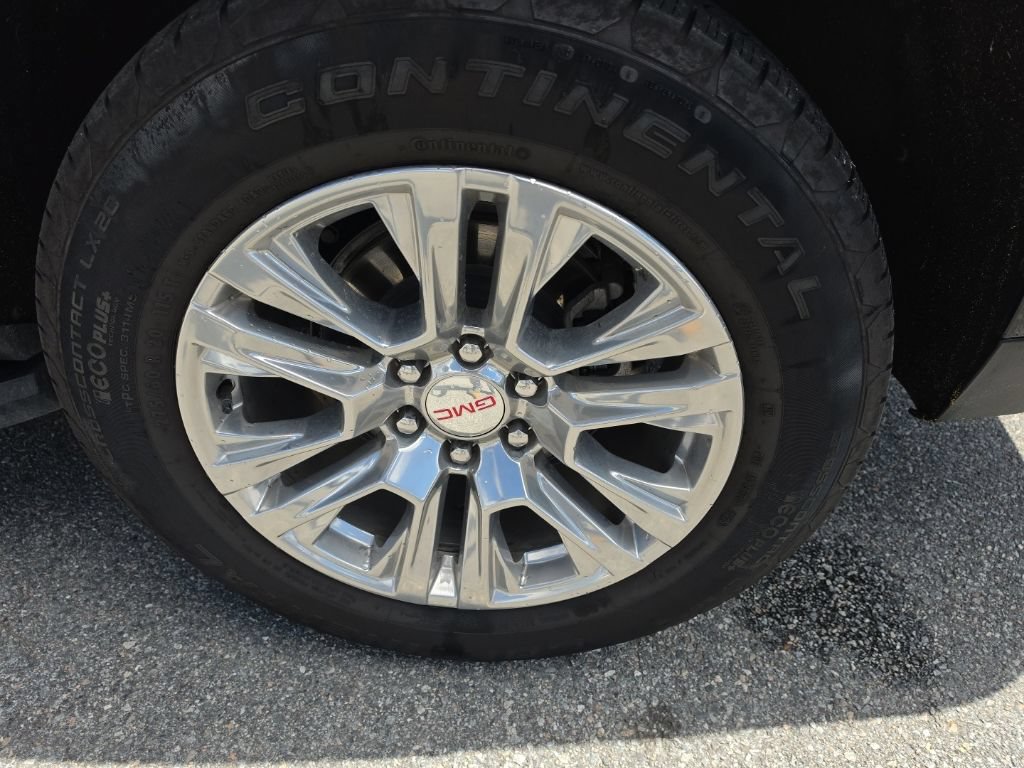 Used 2025 GMC Yukon XL Denali AWD/4WD image 13