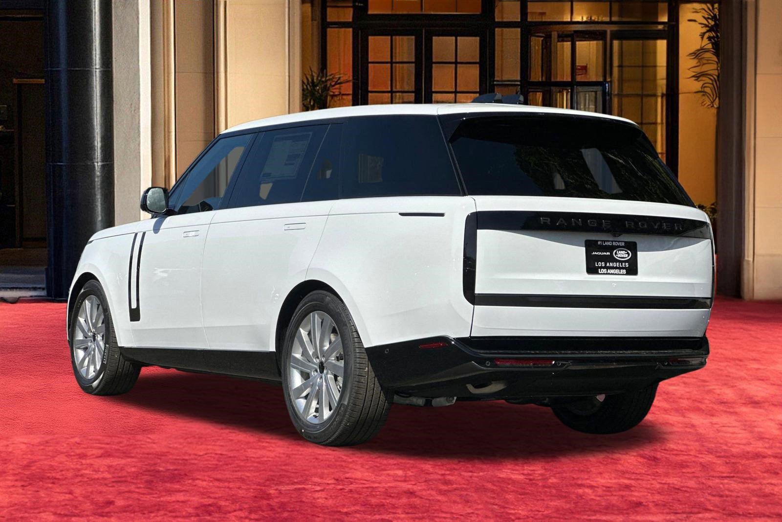 New 2026 Land Rover Range Rover Long Wheelbase SE AWD/4WD image 3