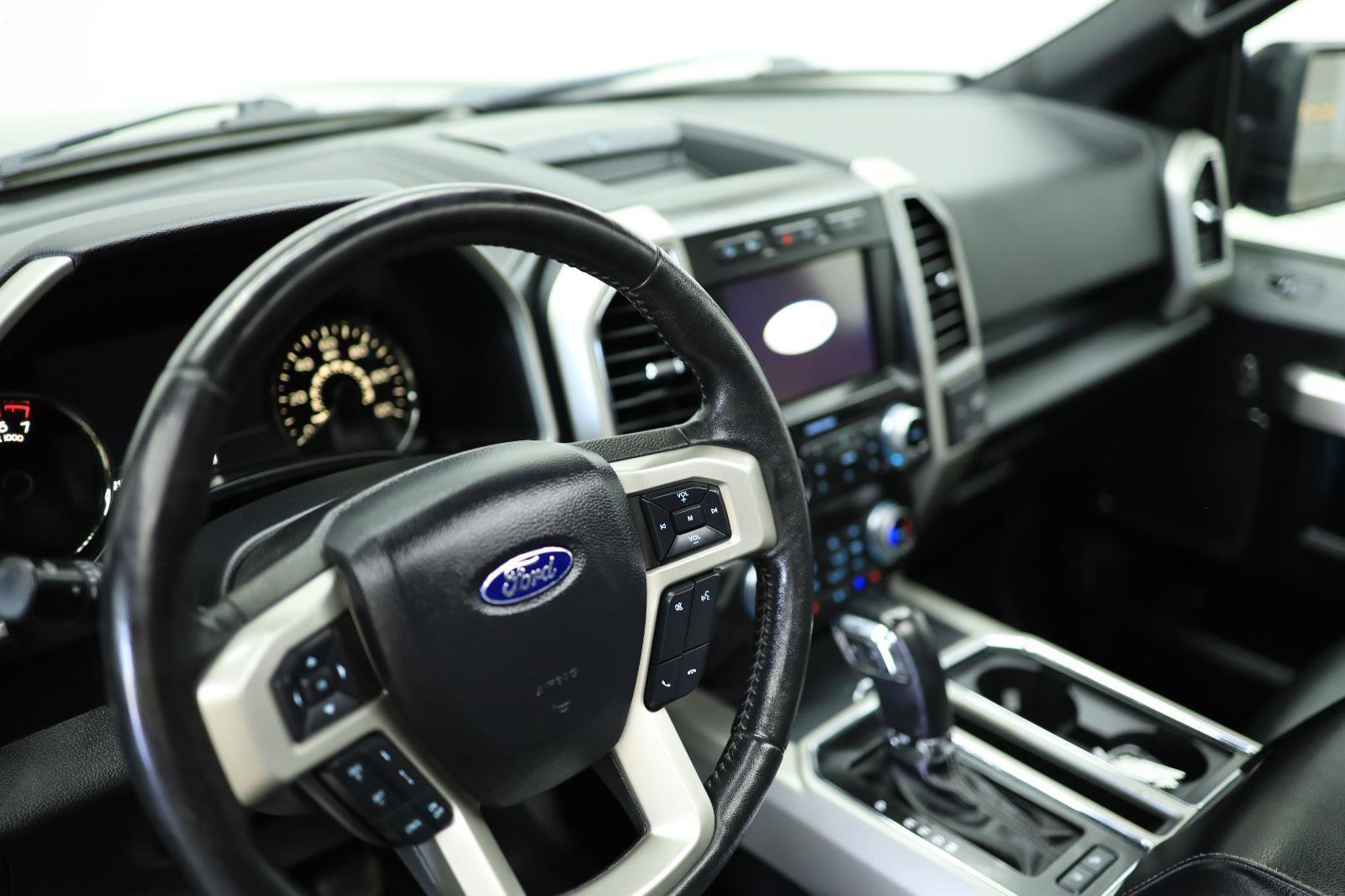 Used 2020 Ford F150 Lariat w/ Equipment Group 502A Luxury image 29