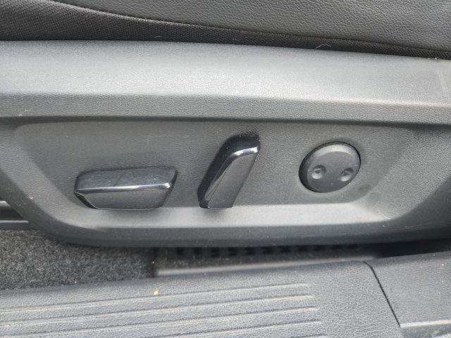 Used 2023 Nissan Rogue SL w/ SL Premium Package image 14