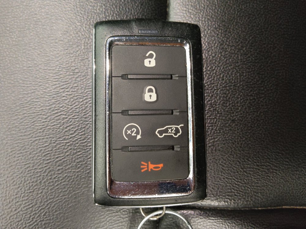 Used 2023 Jeep Grand Cherokee L Limited AWD/4WD image 32