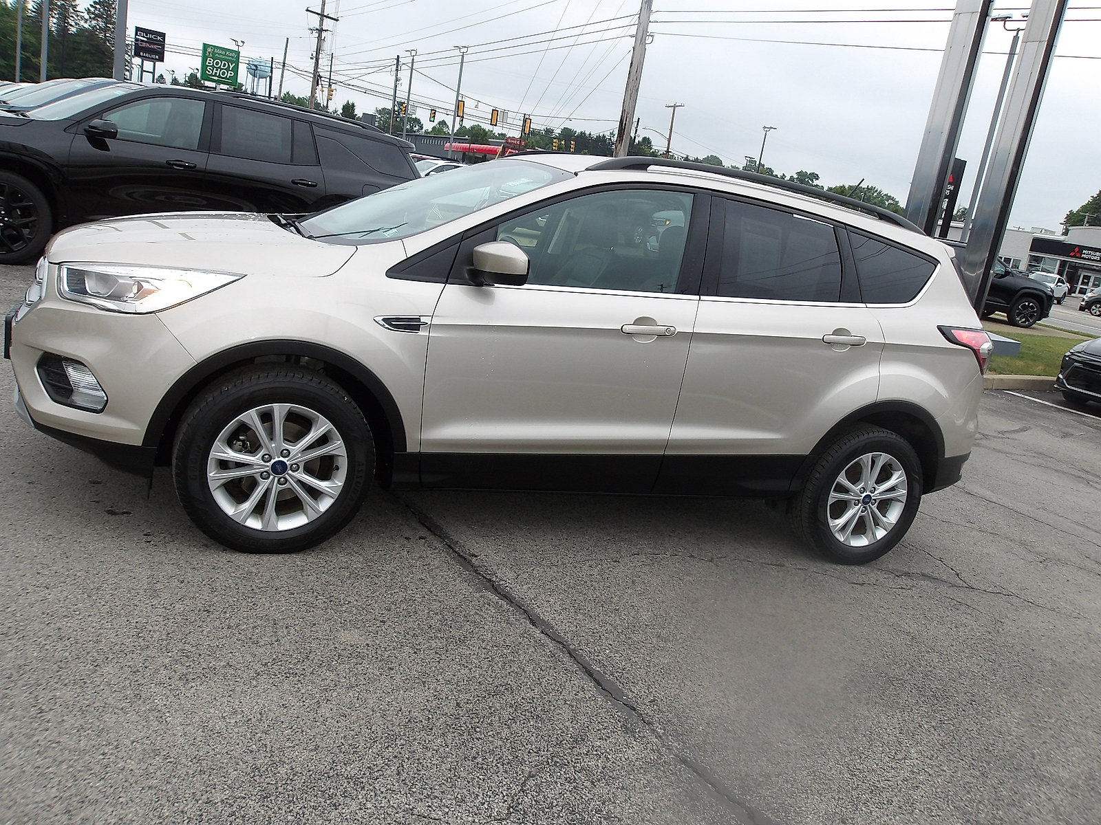 Used 2018 Ford Escape SEL FWD image 4