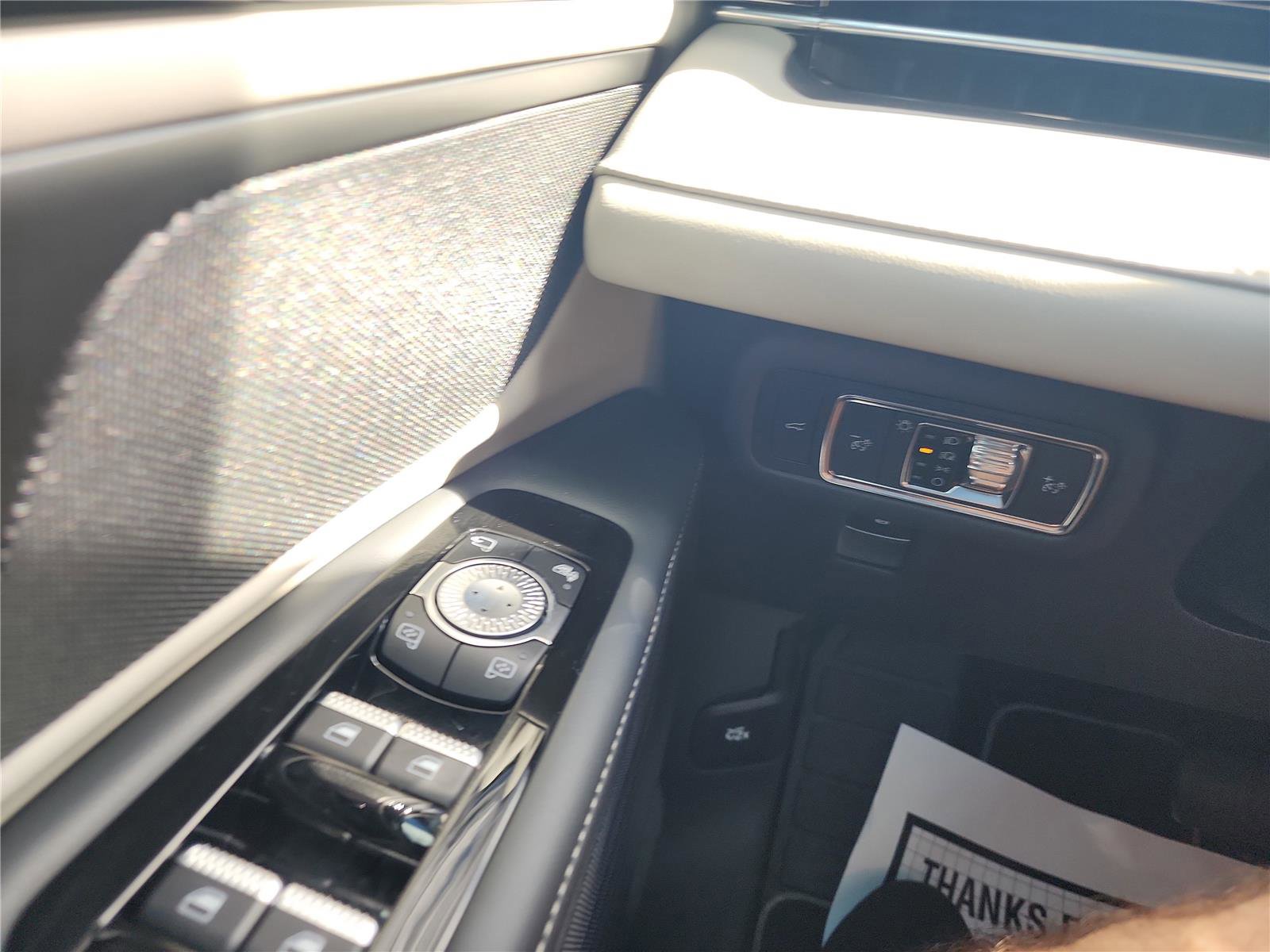 Used 2025 Lincoln Nautilus Premier image 30