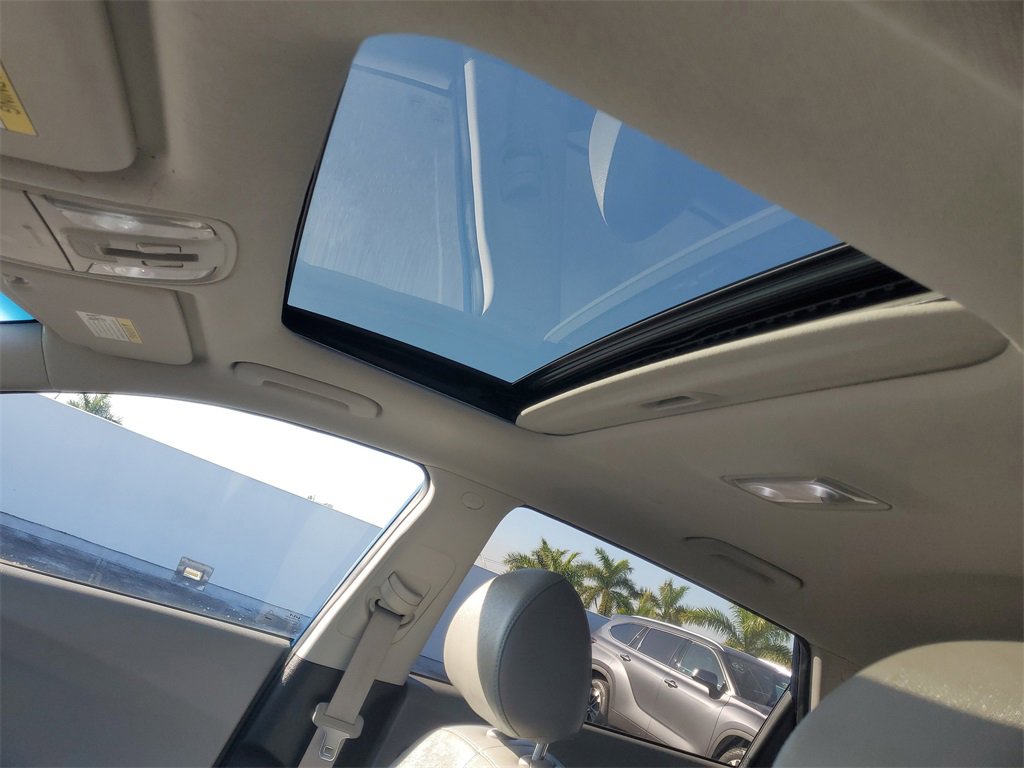 Used 2022 Kia Niro EX Premium image 17